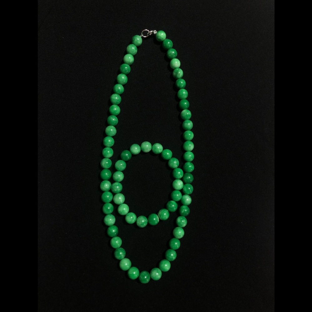 Jade color necklace and bracelet set